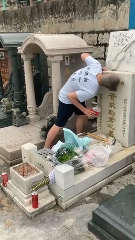 黃家駒 墳墓|黃家駒墳墓刑毀｜光頭少年淋汽水錘毀遺照 15歲及23 